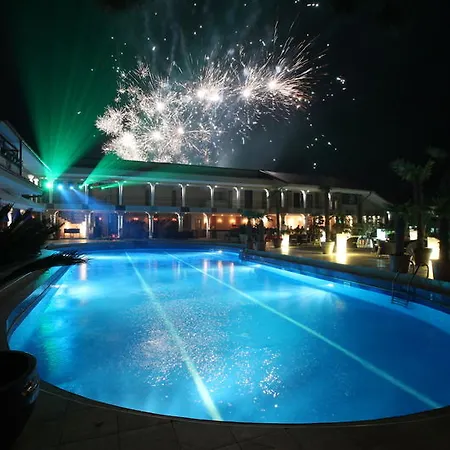 Vox Maris Grand - Adults Only